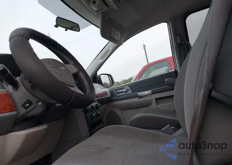 2008 Chrysler Town & Country Touring z USA, uszkodzony, nr VIN 2A8HR54P38R696635